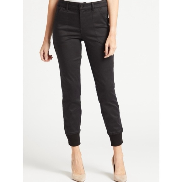 Evereve Black Julia Utility Jogger Pants - Picture 1 of 11